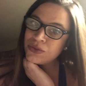 Meet your Posher, Elyse